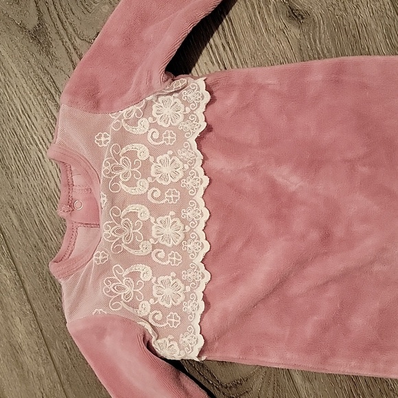 Kyle & Deena - Picture 2 of 4